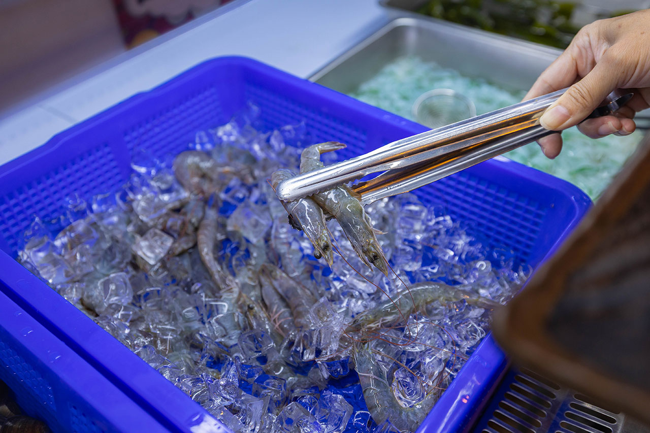 牛羊爭霸 八德店｜肉控必訪超狂桃園吃到飽火鍋，將近100樣食材牛豬羊海鮮一次吃個夠！ 還有甜點冰品自助吧，桃園八德羊肉爐推薦！