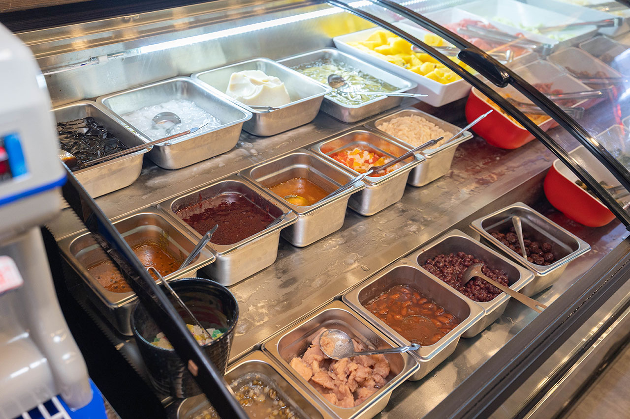 牛羊爭霸 八德店｜肉控必訪超狂桃園吃到飽火鍋，將近100樣食材牛豬羊海鮮一次吃個夠！ 還有甜點冰品自助吧，桃園八德羊肉爐推薦！