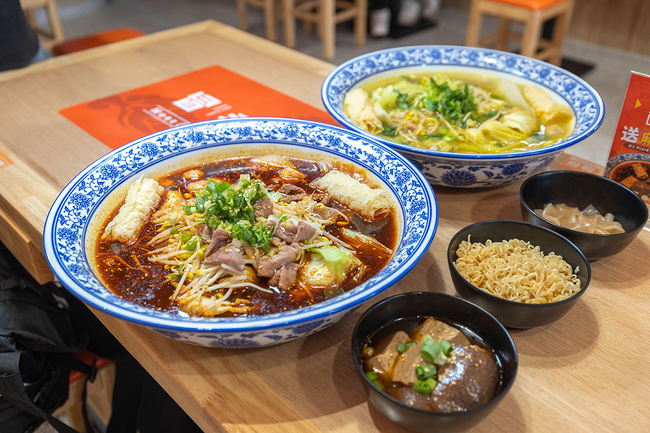 冒香香一中店，比臉大巨無霸川菜鍋物，紅油冒菜鍋香辣湯底14豐富配料讓你一次大飽口福，台中北區美食推薦