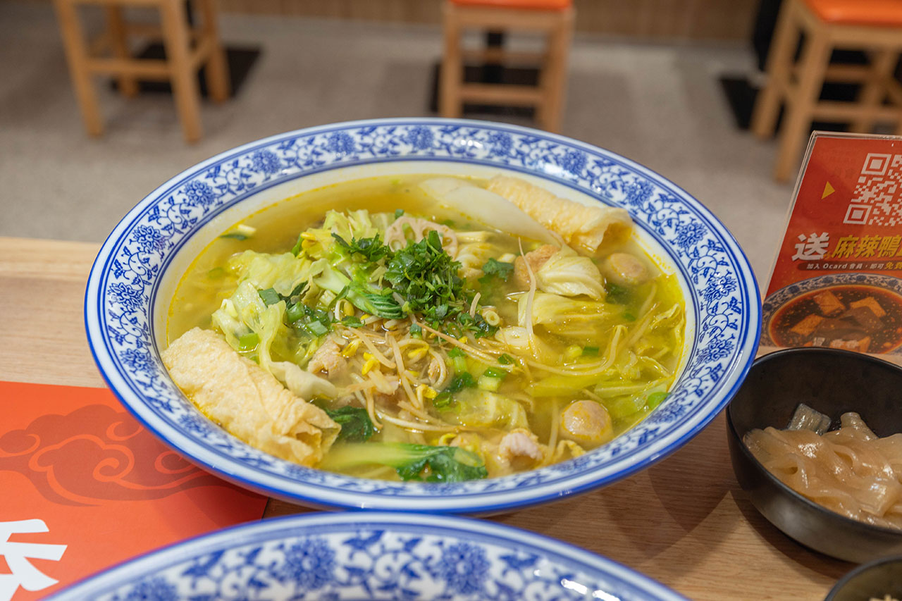 冒香香一中店，比臉大巨無霸川菜鍋物，紅油冒菜鍋香辣湯底14豐富配料讓你一次大飽口福，台中北區美食推薦