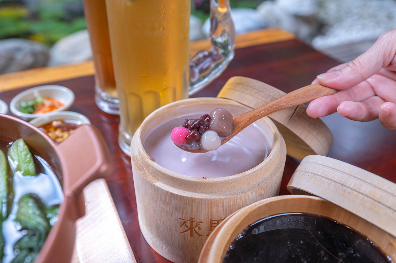 來馬食光｜苗栗親子餐廳推薦，超豐盛南洋料理冬季限定鍋物，南洋甜點下午茶美食吃到爽，2026頭份火鍋推薦！