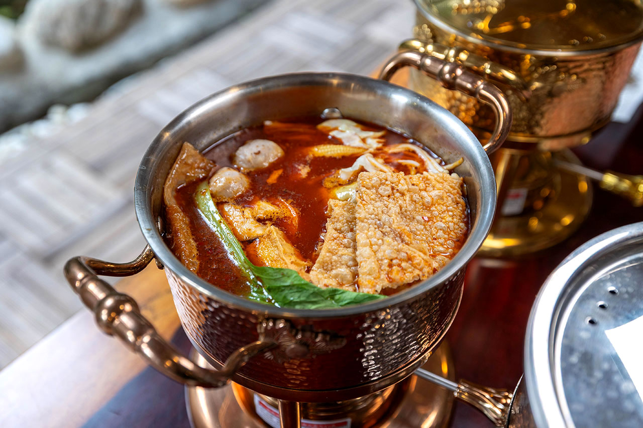 來馬食光｜苗栗親子餐廳推薦，超豐盛南洋料理冬季限定鍋物，南洋甜點下午茶美食吃到爽，2026頭份火鍋推薦！