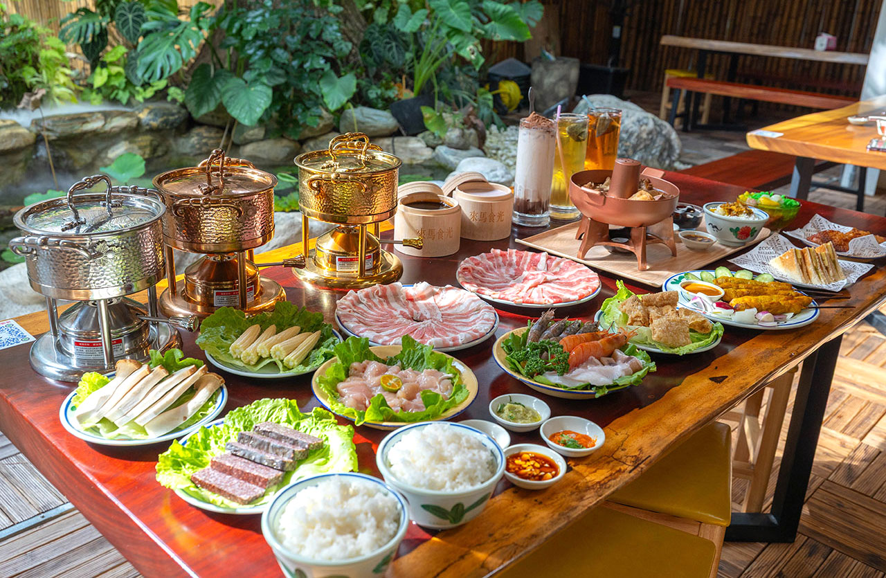 來馬食光｜苗栗親子餐廳推薦，超豐盛南洋料理冬季限定鍋物，南洋甜點下午茶美食吃到爽，2026頭份火鍋推薦！