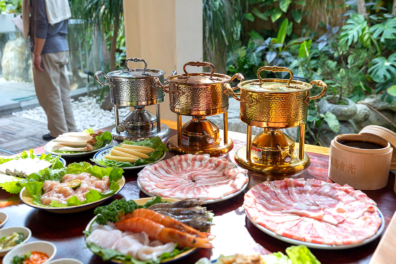 來馬食光｜苗栗親子餐廳推薦，超豐盛南洋料理冬季限定鍋物，南洋甜點下午茶美食吃到爽，2026頭份火鍋推薦！