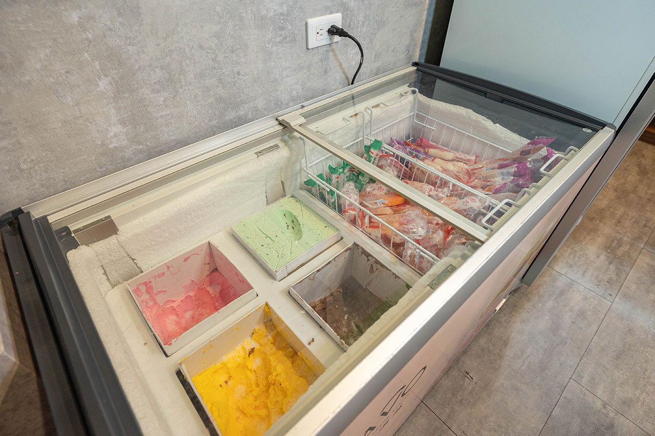 牛羊爭霸 八德店｜肉控必訪超狂桃園吃到飽火鍋，將近100樣食材牛豬羊海鮮一次吃個夠！ 還有甜點冰品自助吧，桃園八德羊肉爐推薦！