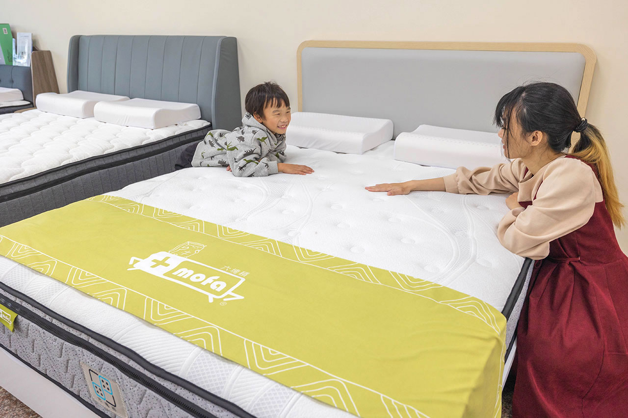 Plus mofa方塊舒床墊｜女王年節獨家開團優惠7折起再送好送滿，親膚天絲獨立筒模組化床墊，打造你的床墊黃金比例，2026床墊推薦