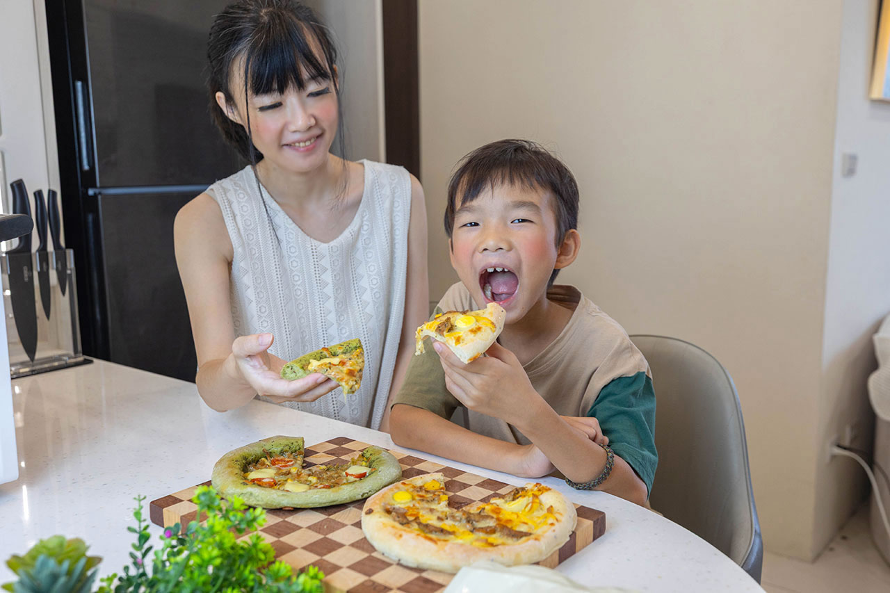 醒食超能披薩開箱|烤箱氣炸鍋 5 分鐘出爐!挑食小孩也秒殺的早餐推薦首選,WAKUP 醒食研所真實試吃心得 醒食超能披薩開箱|烤箱氣炸鍋 5 分鐘出爐!挑食小孩也秒殺的早餐推薦首選,WAKUP 醒食研所真實試吃心得