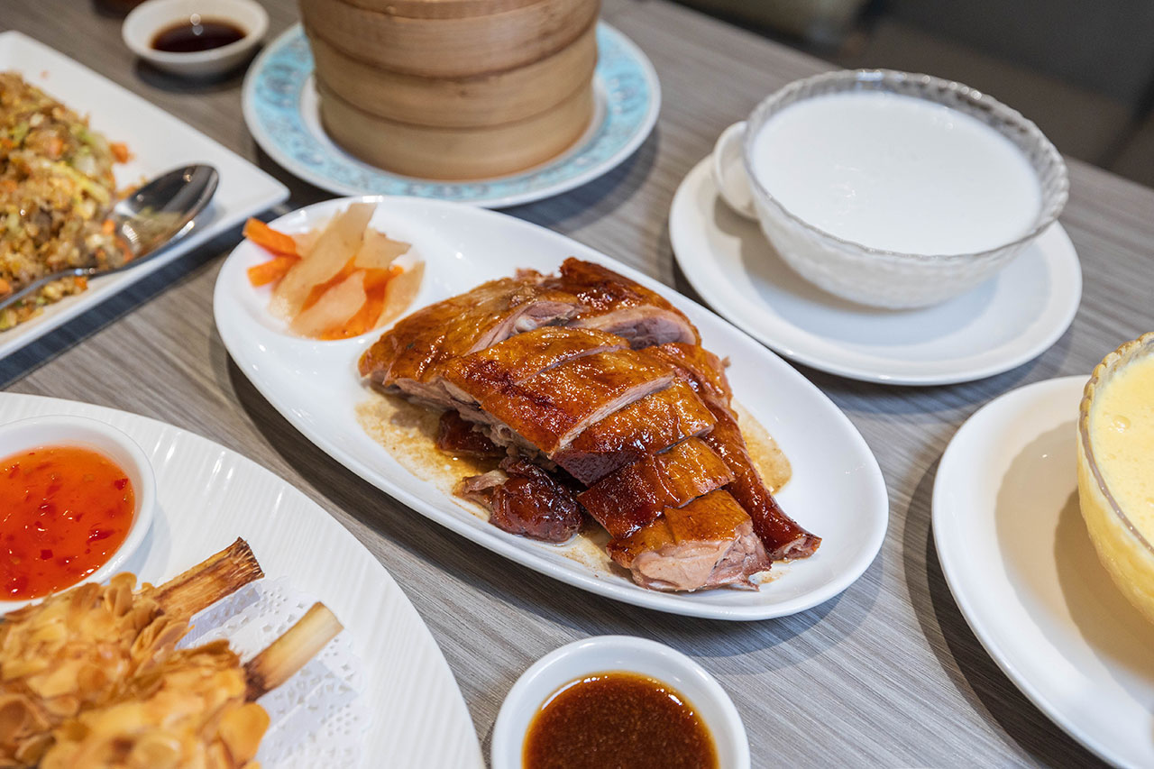 瀚熙軒茶餐廳｜新天地美食與西洋博物館藝境時光之旅：2026台中東區美食推薦！結合千件歐洲古董與創意港式飲茶的台中隱藏版聚餐首選