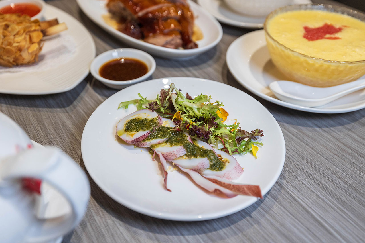瀚熙軒茶餐廳｜新天地美食與西洋博物館藝境時光之旅：2026台中東區美食推薦！結合千件歐洲古董與創意港式飲茶的台中隱藏版聚餐首選