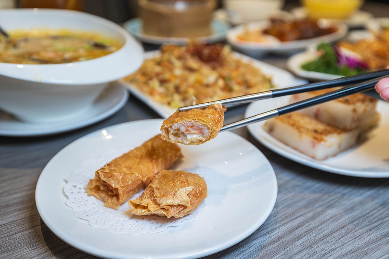 瀚熙軒茶餐廳｜新天地美食與西洋博物館藝境時光之旅：2026台中東區美食推薦！結合千件歐洲古董與創意港式飲茶的台中隱藏版聚餐首選