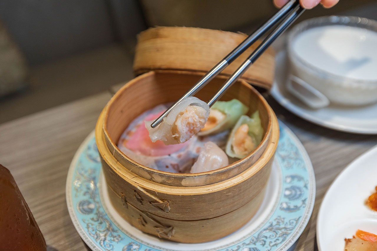 瀚熙軒茶餐廳｜新天地美食與西洋博物館藝境時光之旅：2026台中東區美食推薦！結合千件歐洲古董與創意港式飲茶的台中隱藏版聚餐首選
