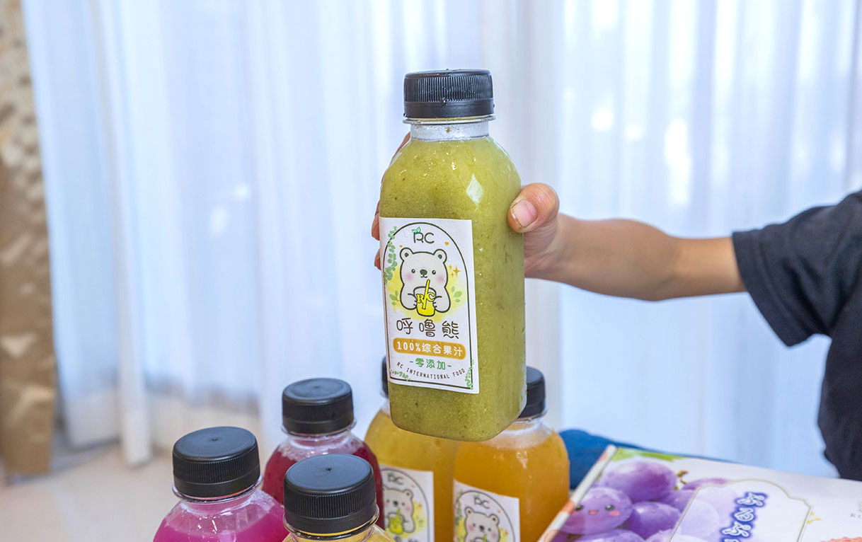 《噗嚕噗嚕晶凍》童趣版彈珠台禮盒：2026必買團購下午茶首選！巨峰葡萄果肉x沖繩雪鹽水蜜桃！《呼嚕熊》鮮果冷壓榨果汁全系列大推薦