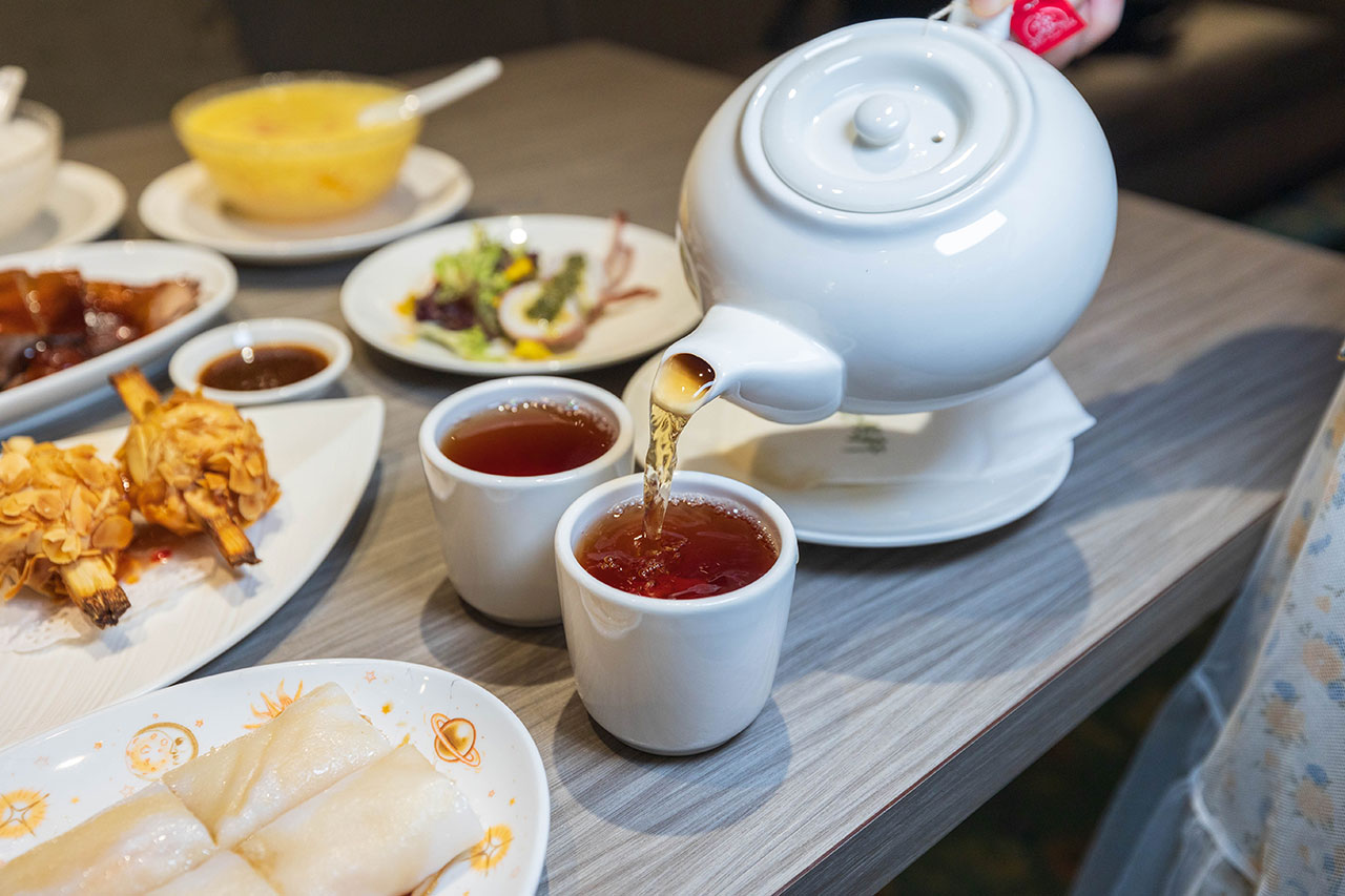 瀚熙軒茶餐廳｜新天地美食與西洋博物館藝境時光之旅：2026台中東區美食推薦！結合千件歐洲古董與創意港式飲茶的台中隱藏版聚餐首選