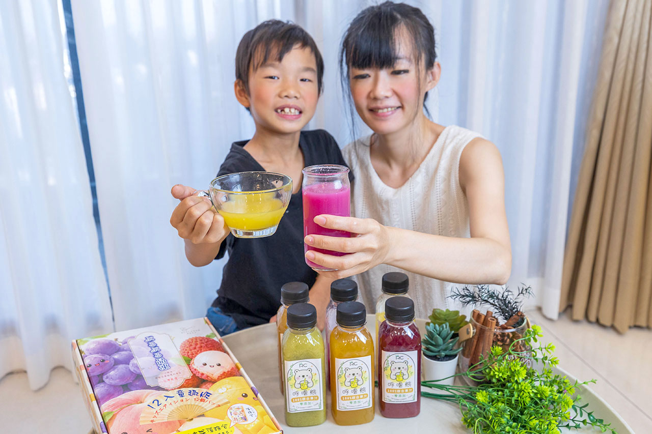 《噗嚕噗嚕晶凍》童趣版彈珠台禮盒：2026必買團購下午茶首選！巨峰葡萄果肉x沖繩雪鹽水蜜桃！《呼嚕熊》鮮果冷壓榨果汁全系列大推薦