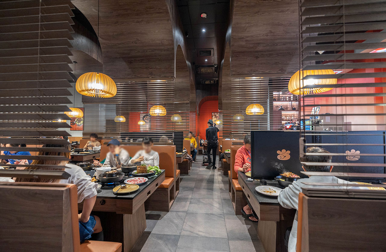 尚石苑石頭火鍋太平店｜台中超推火鍋吃到飽40種配料無限自助吧，台味特色美食滷肉飯、麵線糊、牛肉丼多種美食吃到爽，2026台中太平美食推薦