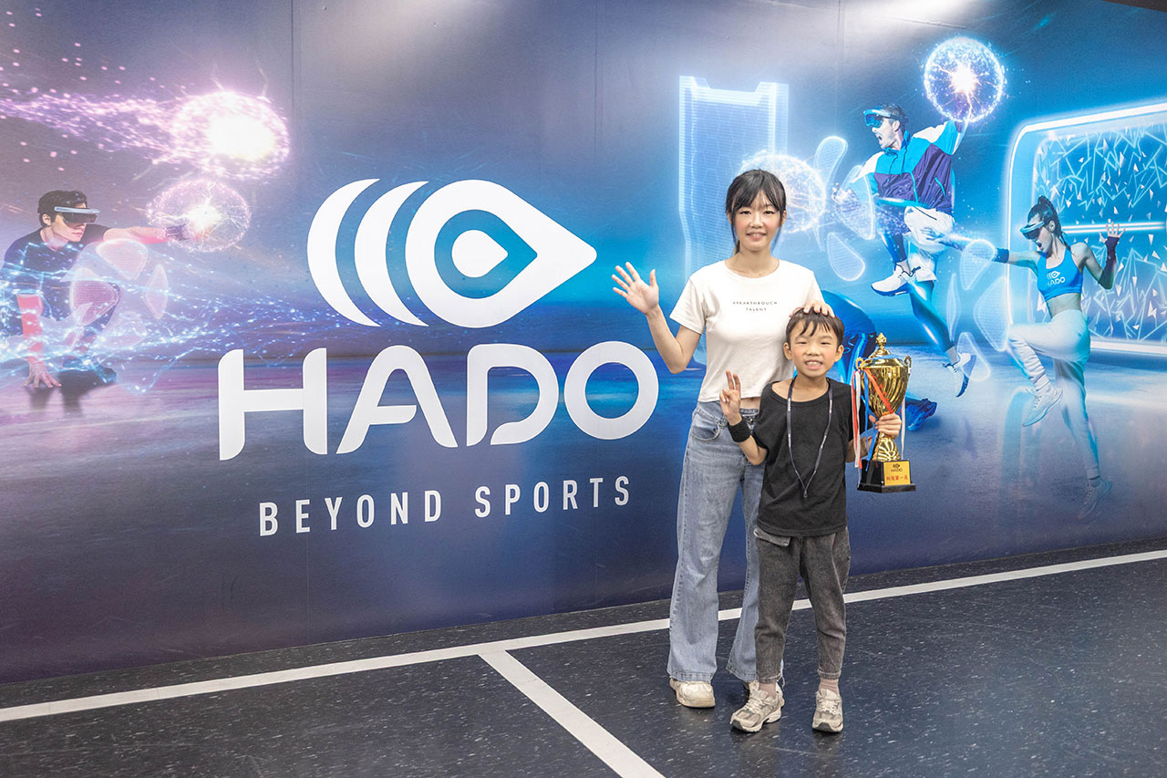 【2026台中景點】鬪次元科技運動：HADO AR電子躲避球挑戰最強台中室內聚會團建運動！好鬪格子超好玩反應力+智力的雙重考驗，台中西區景點推薦