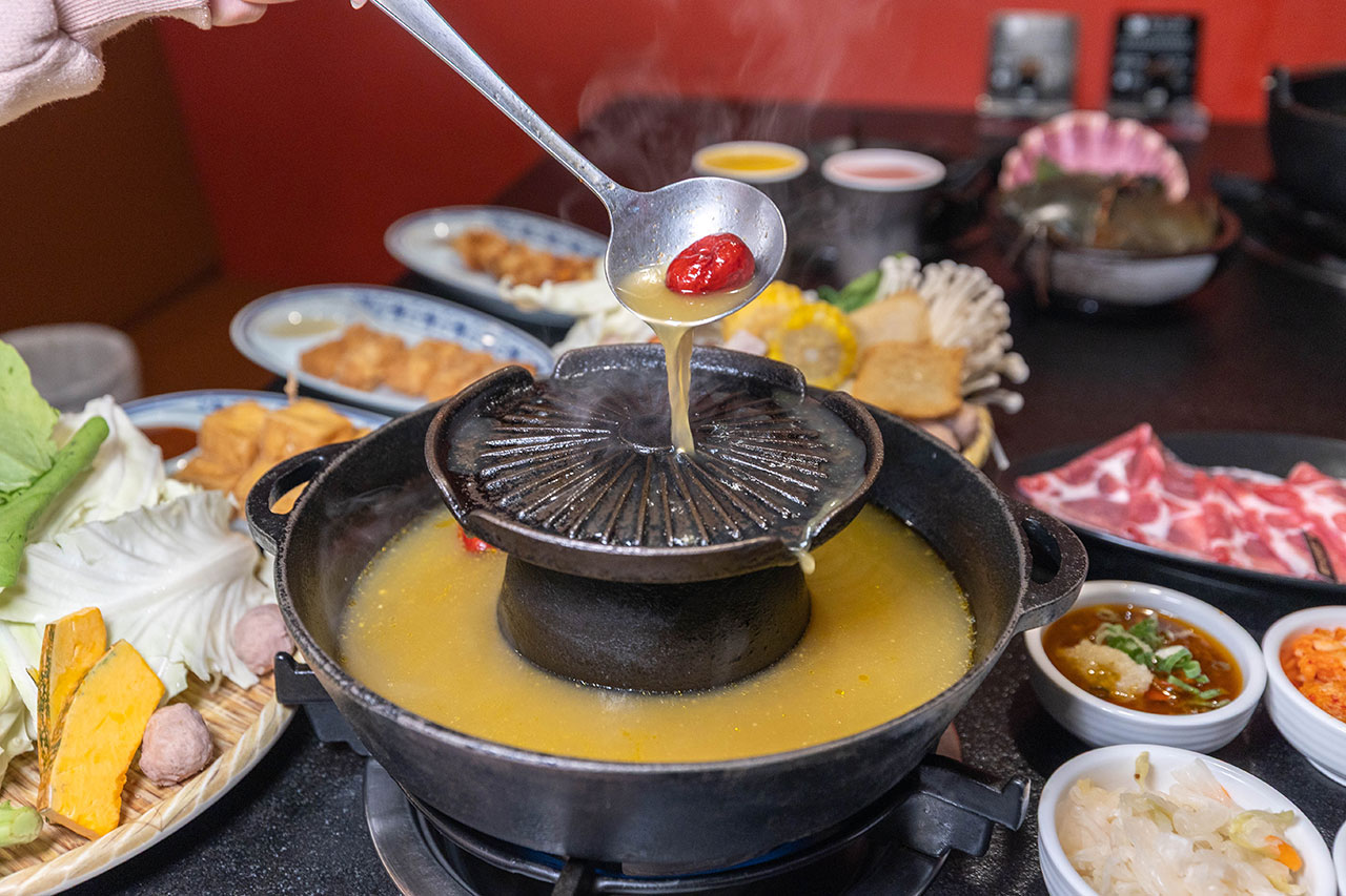 尚石苑石頭火鍋太平店｜台中超推火鍋吃到飽40種配料無限自助吧，台味特色美食滷肉飯、麵線糊、牛肉丼多種美食吃到爽，2026台中太平美食推薦
