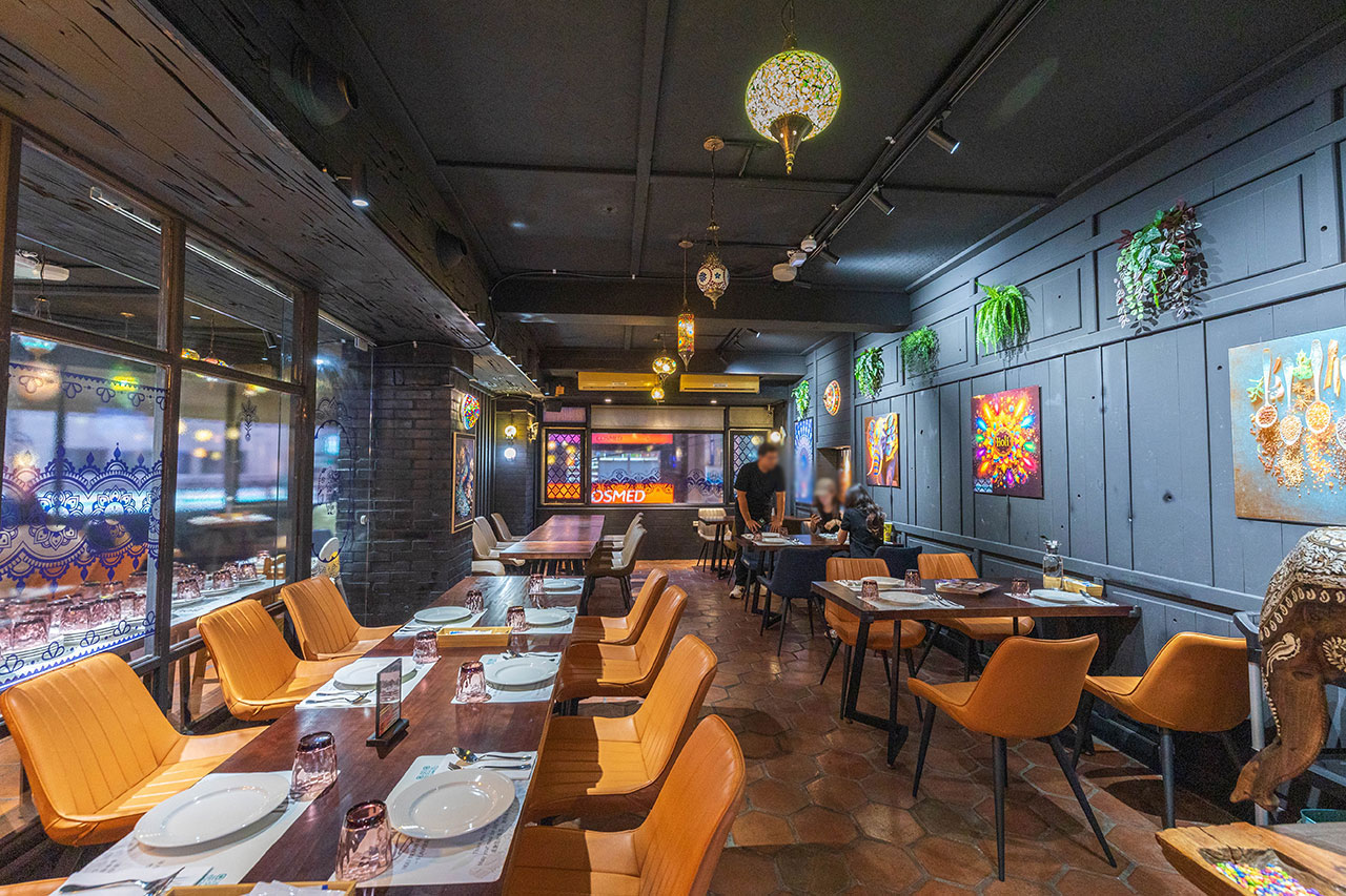 活力印度餐廳 台中健行店 HOLI Indian，不用出國就可以吃到超正宗印度料理！爆漿脆球、咖哩餃沙拉、印式芒果優格2026台中科博館美食推薦