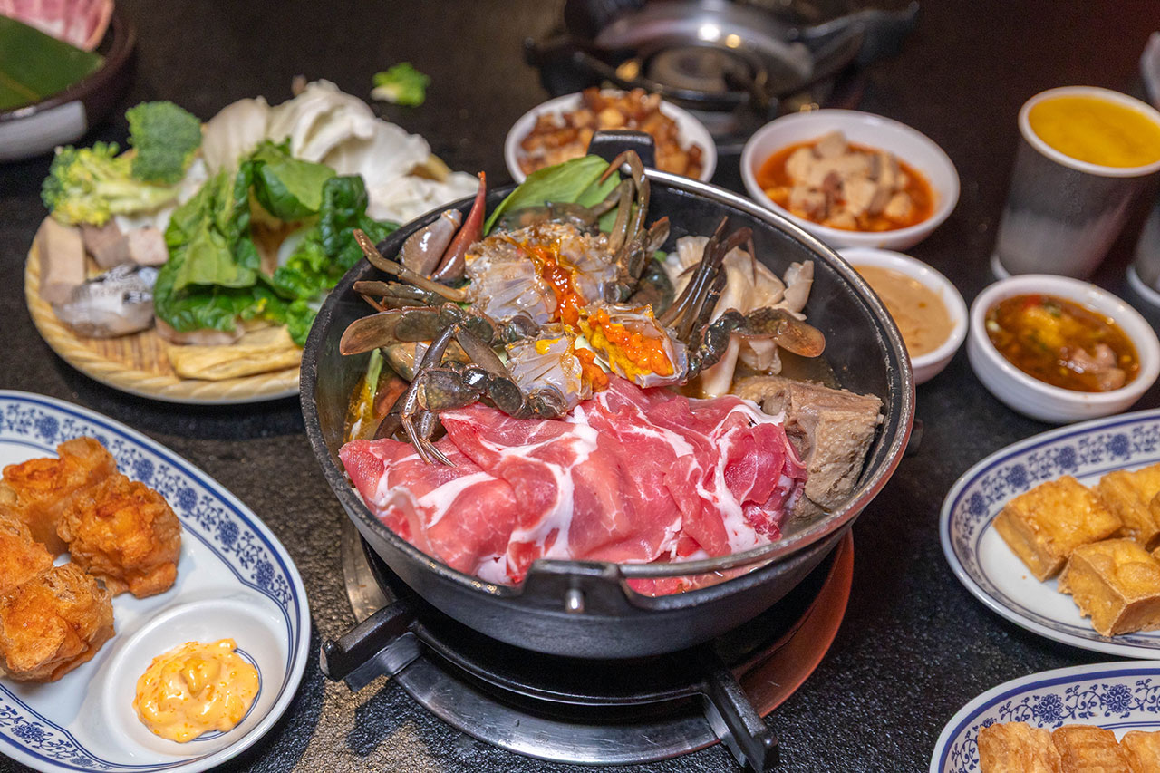 尚石苑石頭火鍋太平店｜台中超推火鍋吃到飽40種配料無限自助吧，台味特色美食滷肉飯、麵線糊、牛肉丼多種美食吃到爽，2026台中太平美食推薦