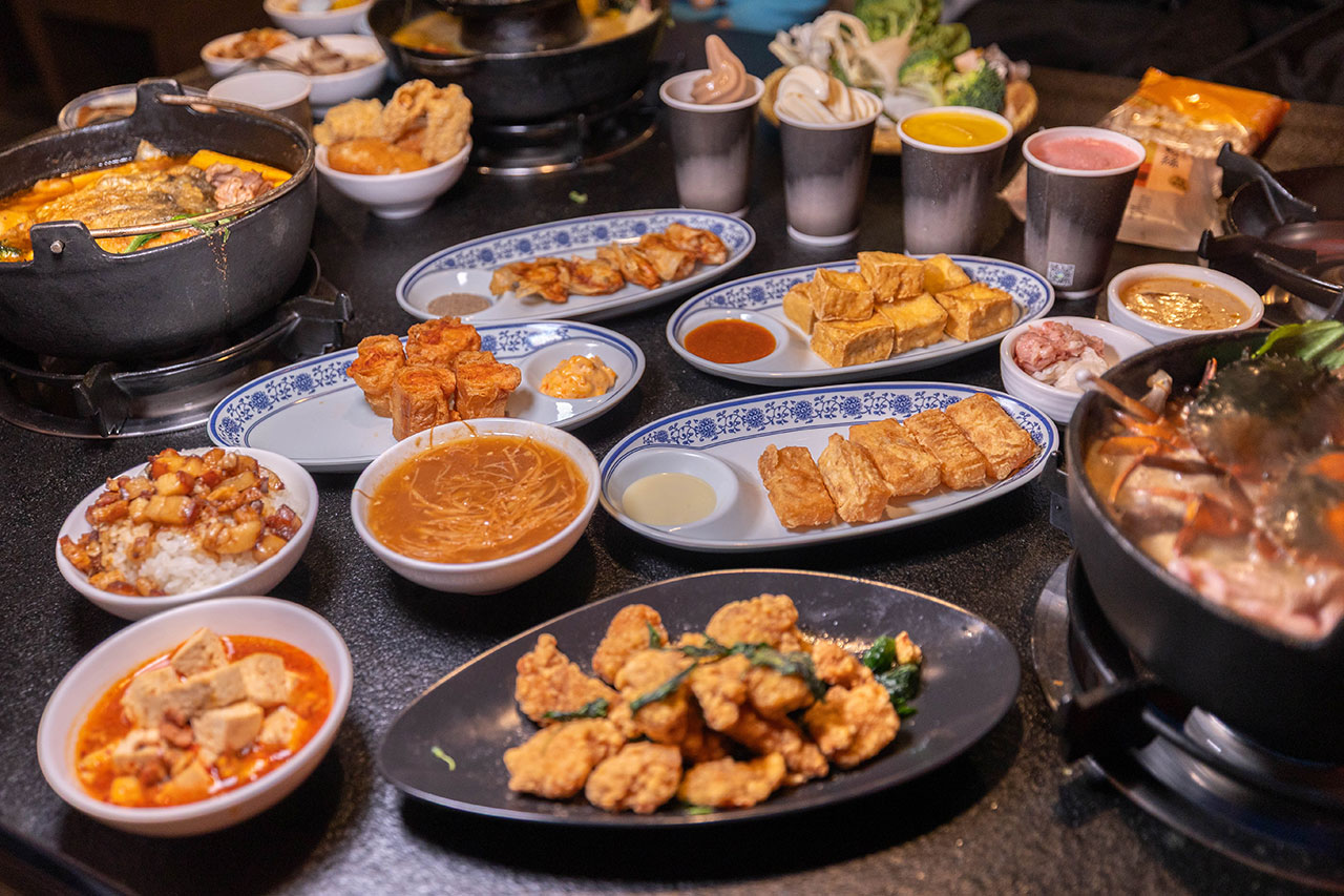 尚石苑石頭火鍋太平店｜台中超推火鍋吃到飽40種配料無限自助吧，台味特色美食滷肉飯、麵線糊、牛肉丼多種美食吃到爽，2026台中太平美食推薦