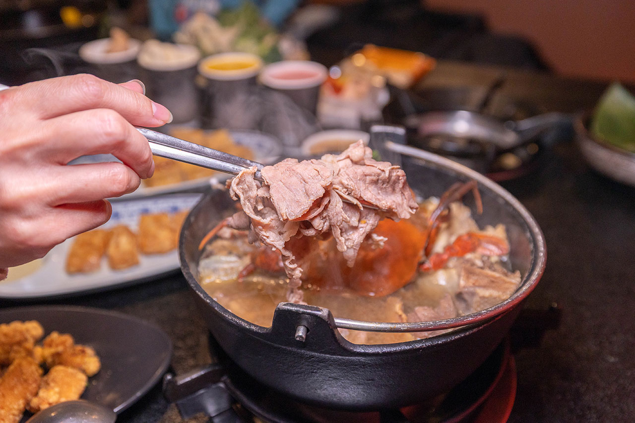 尚石苑石頭火鍋太平店｜台中超推火鍋吃到飽40種配料無限自助吧，台味特色美食滷肉飯、麵線糊、牛肉丼多種美食吃到爽，2026台中太平美食推薦