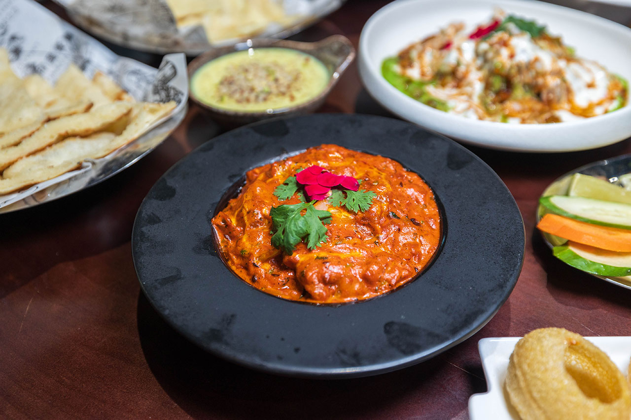 活力印度餐廳 台中健行店 HOLI Indian，不用出國就可以吃到超正宗印度料理！爆漿脆球、咖哩餃沙拉、印式芒果優格2026台中科博館美食推薦