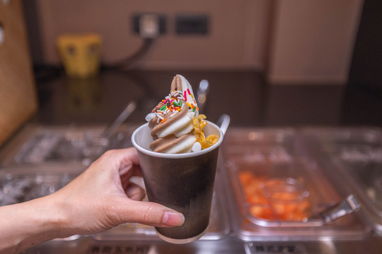 尚石苑石頭火鍋太平店｜台中超推火鍋吃到飽40種配料無限自助吧，台味特色美食滷肉飯、麵線糊、牛肉丼多種美食吃到爽，2026台中太平美食推薦