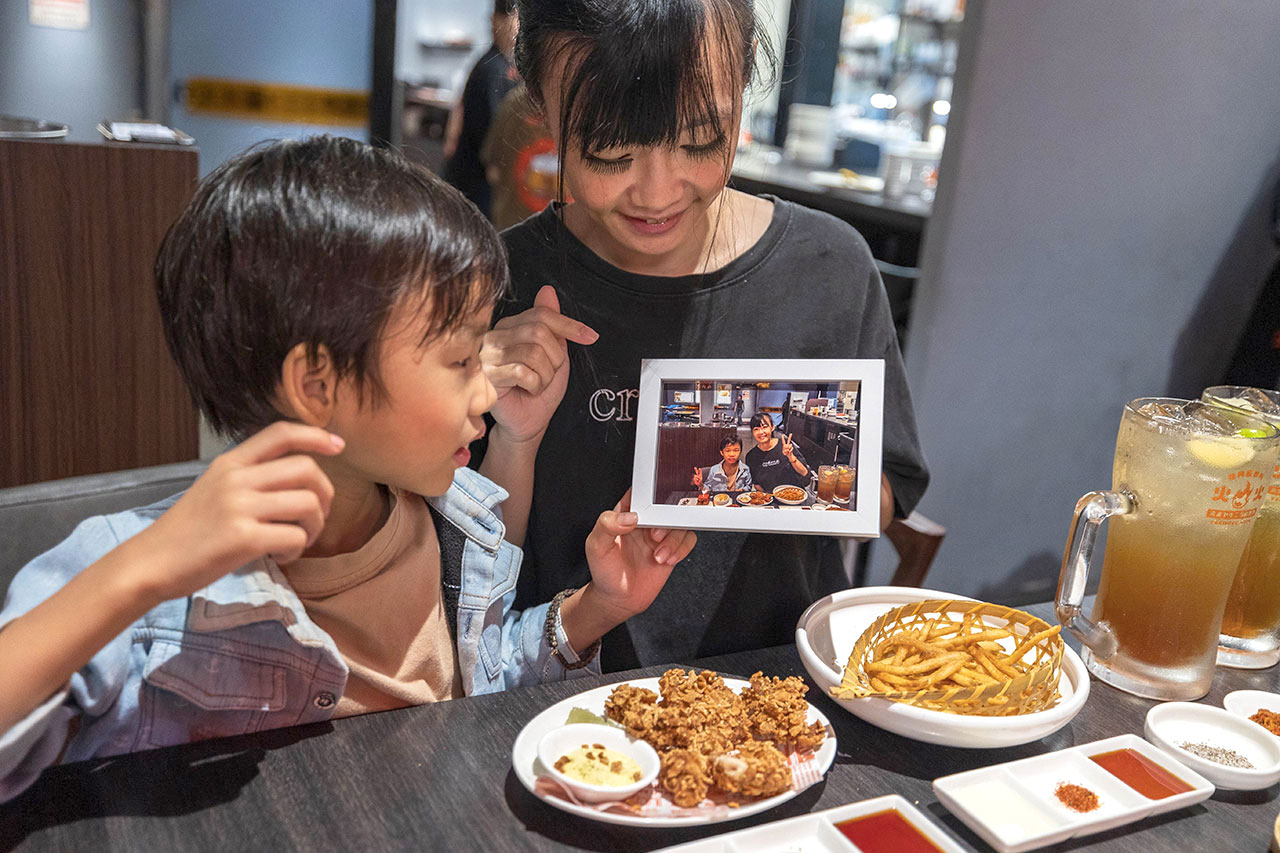 火火燒肉販賣所台中公益店｜台中超高4.9分評價燒肉，台中寵物友善燒肉餐廳推薦，一番賞、巨無霸飲品，超多慶生好禮拿到滿，台中市南屯區美食推薦
