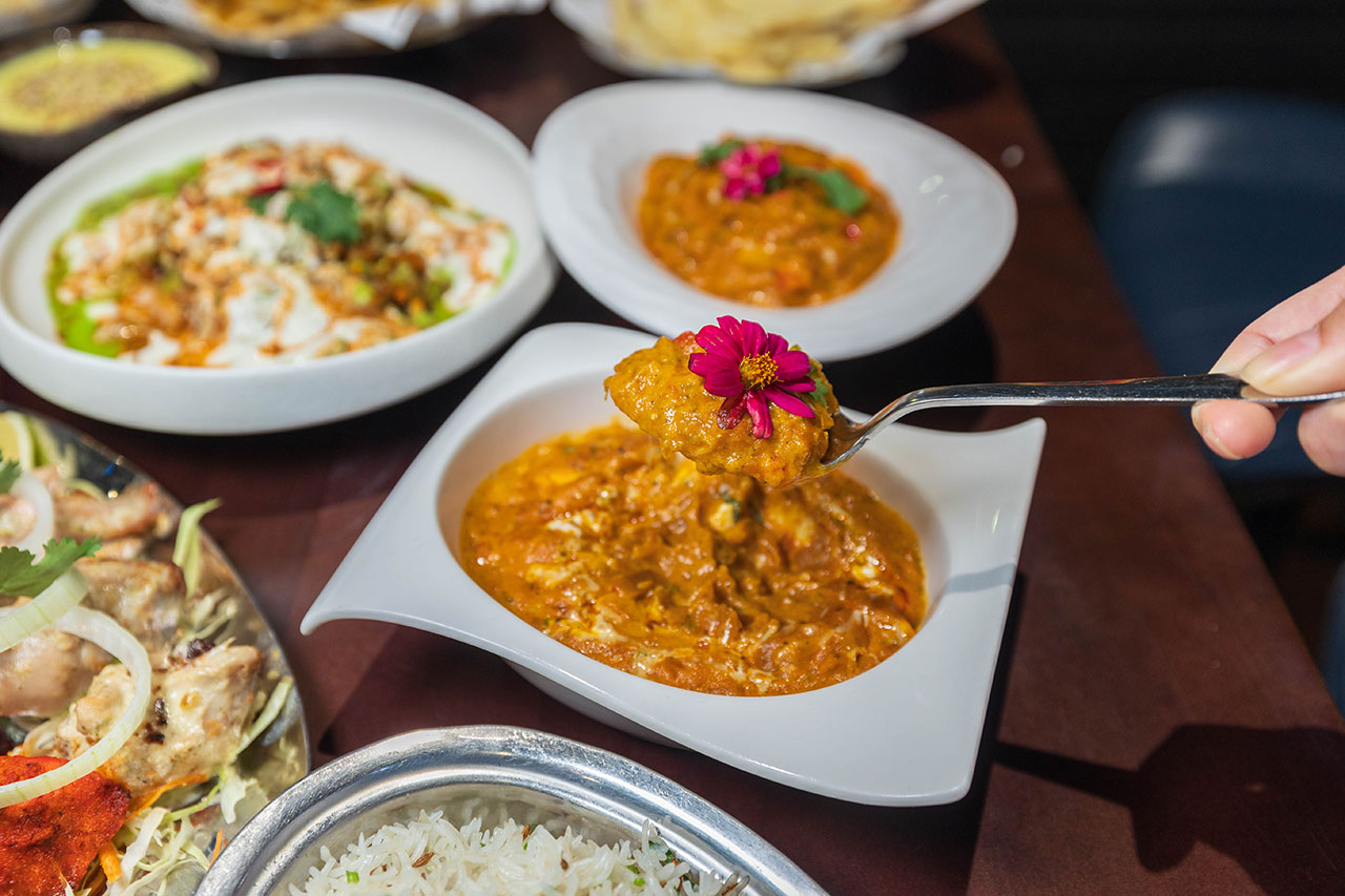 活力印度餐廳 台中健行店 HOLI Indian，不用出國就可以吃到超正宗印度料理！爆漿脆球、咖哩餃沙拉、印式芒果優格2026台中科博館美食推薦