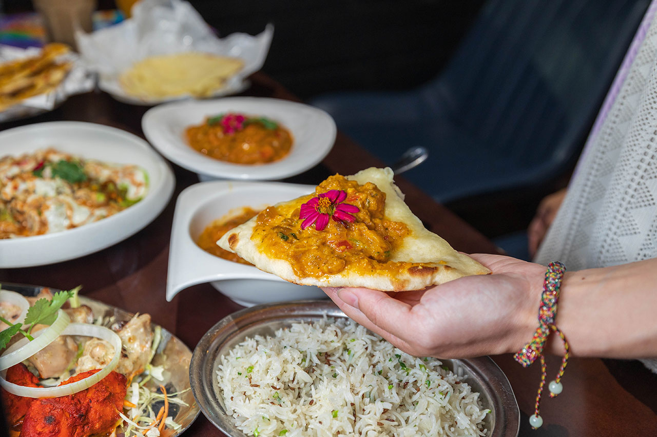 活力印度餐廳 台中健行店 HOLI Indian，不用出國就可以吃到超正宗印度料理！爆漿脆球、咖哩餃沙拉、印式芒果優格2026台中科博館美食推薦