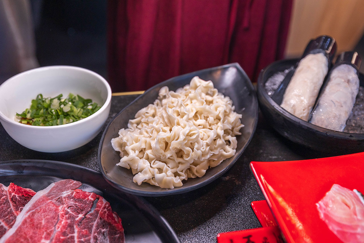 【2026台中火鍋推薦】老虎斑斑·赤斑涮｜全台首創石斑魚火鍋專賣！燜製清油鴛鴦鍋麻辣湯鮮魚湯，最新台中北屯火鍋新店報到！