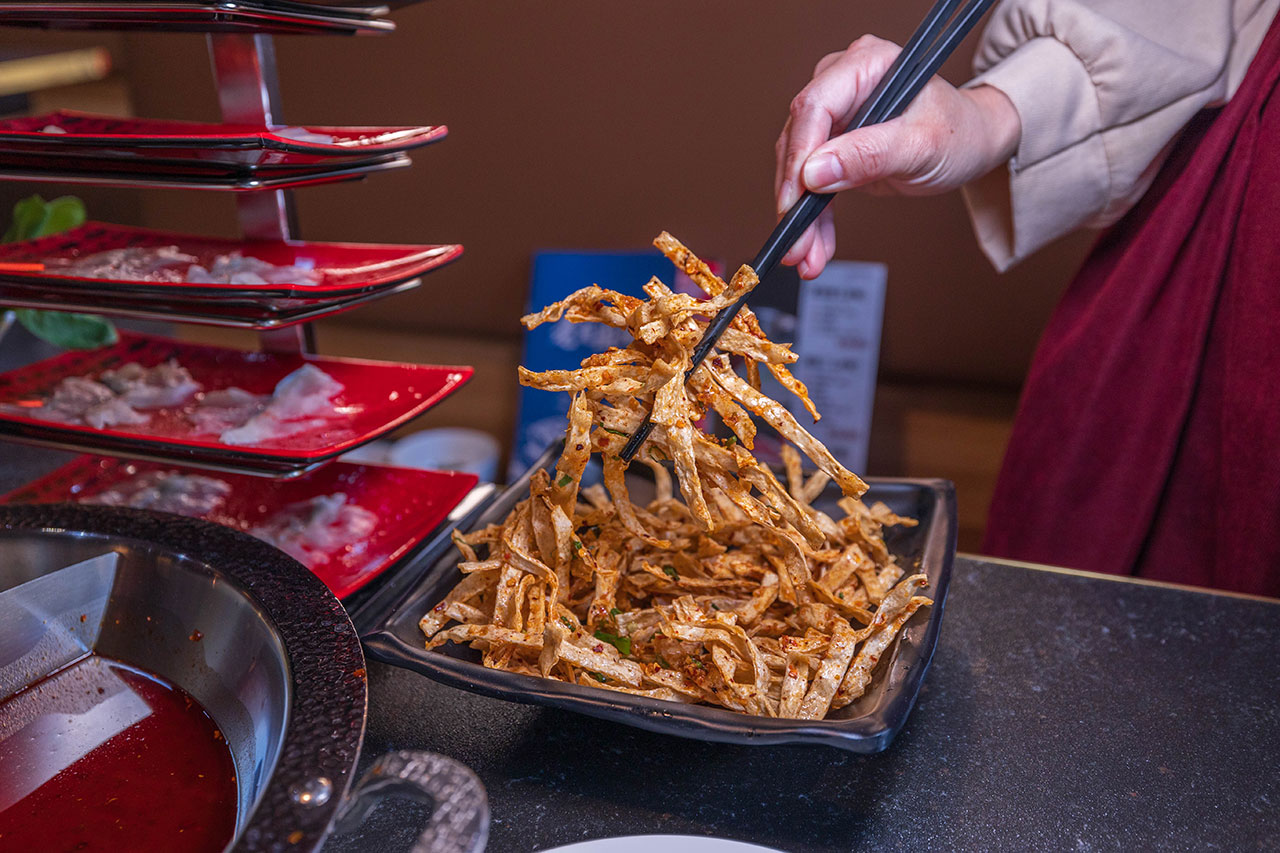 【2026台中火鍋推薦】老虎斑斑·赤斑涮｜全台首創石斑魚火鍋專賣！燜製清油鴛鴦鍋麻辣湯鮮魚湯，最新台中北屯火鍋新店報到！