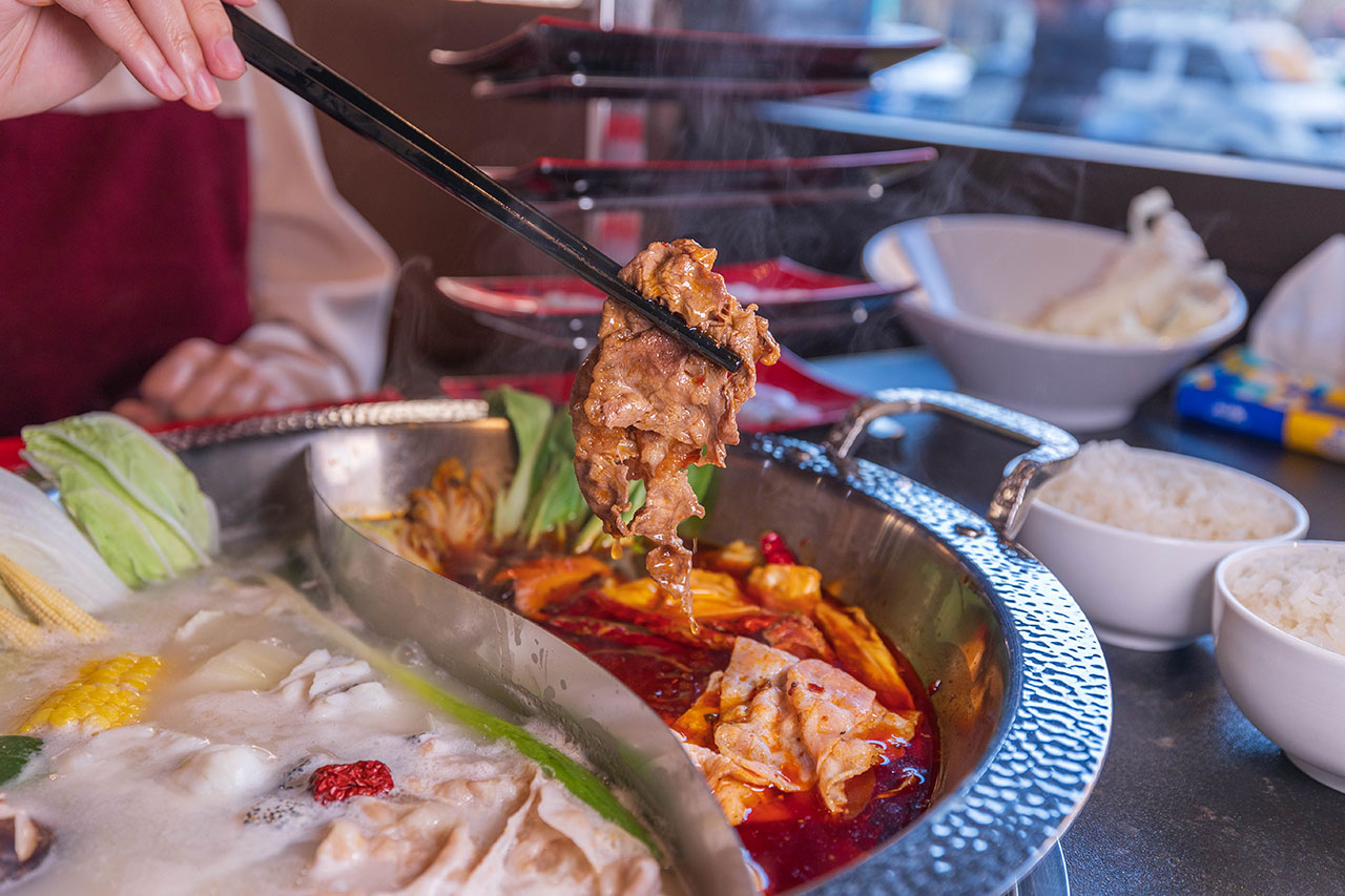 【2026台中火鍋推薦】老虎斑斑·赤斑涮｜全台首創石斑魚火鍋專賣！燜製清油鴛鴦鍋麻辣湯鮮魚湯，最新台中北屯火鍋新店報到！