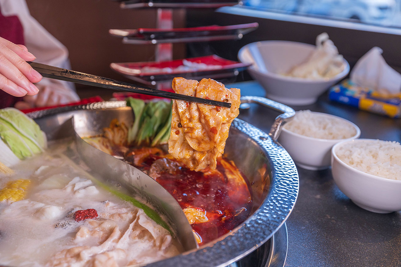 【2026台中火鍋推薦】老虎斑斑·赤斑涮｜全台首創石斑魚火鍋專賣！燜製清油鴛鴦鍋麻辣湯鮮魚湯，最新台中北屯火鍋新店報到！