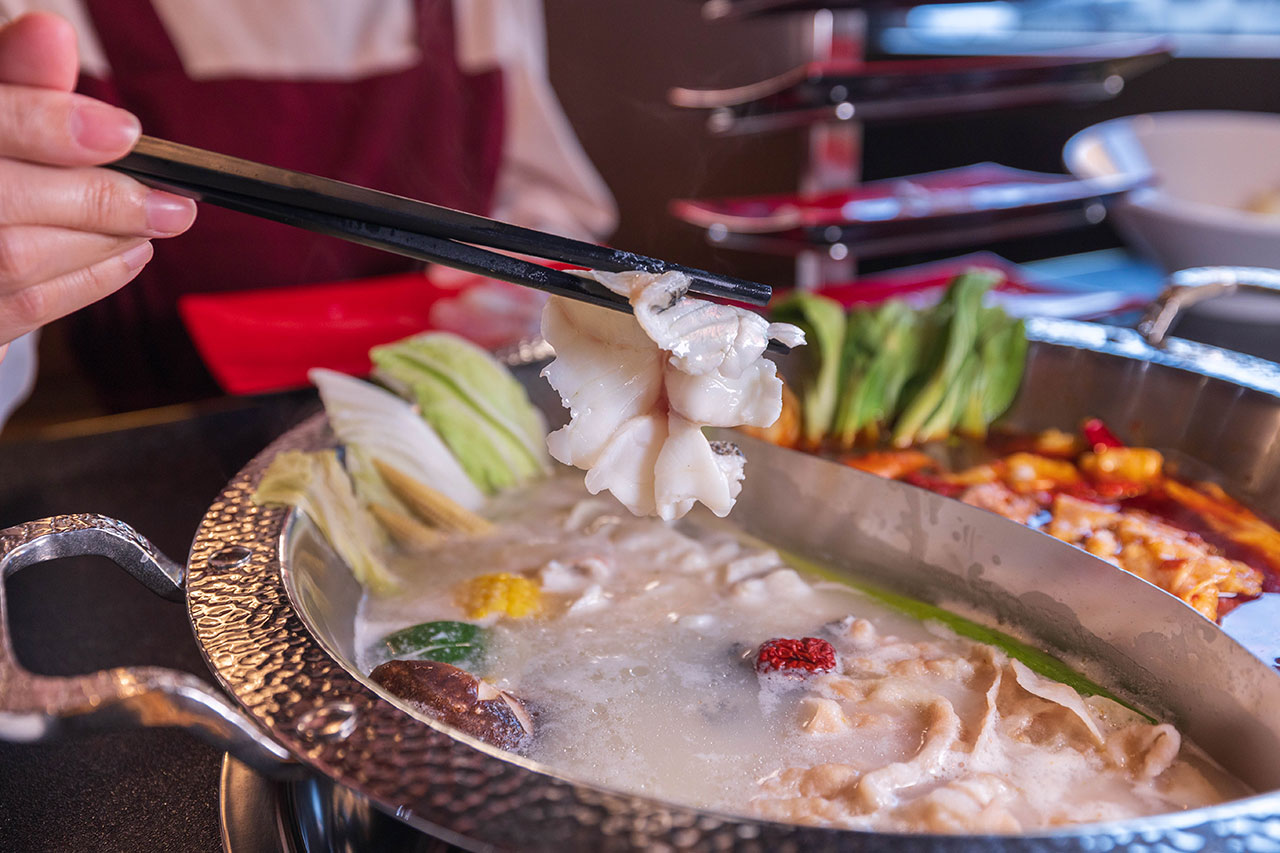 【2026台中火鍋推薦】老虎斑斑·赤斑涮｜全台首創石斑魚火鍋專賣！燜製清油鴛鴦鍋麻辣湯鮮魚湯，最新台中北屯火鍋新店報到！