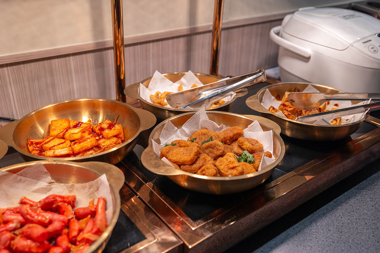 真涮吃到飽火鍋 北大店，新竹肉控必訪399起牛豬雞羊多種肉品無限吃！蔬食炸物飲料冰品自助吧隨你拿，最新2026新竹美食推薦