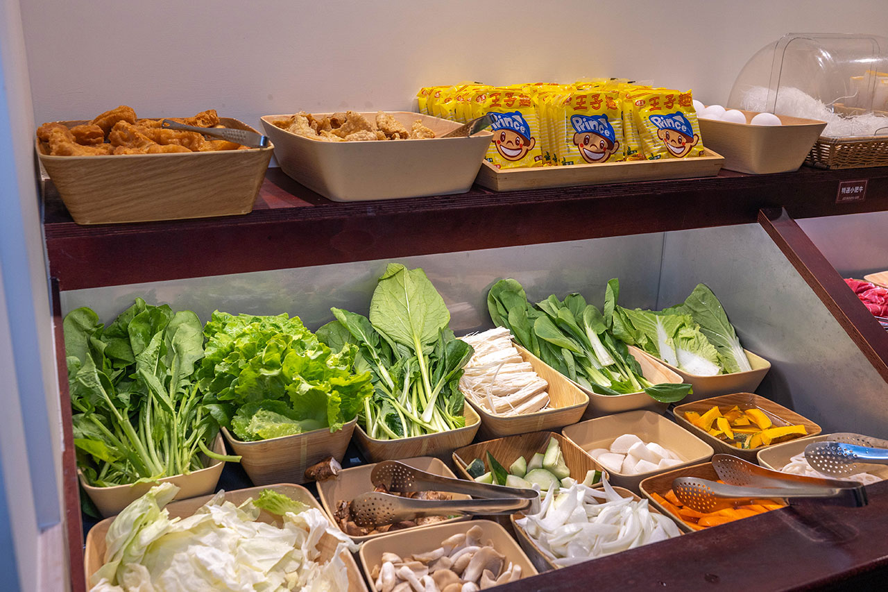 真涮吃到飽火鍋 北大店，新竹肉控必訪399起牛豬雞羊多種肉品無限吃！蔬食炸物飲料冰品自助吧隨你拿，最新2026新竹美食推薦