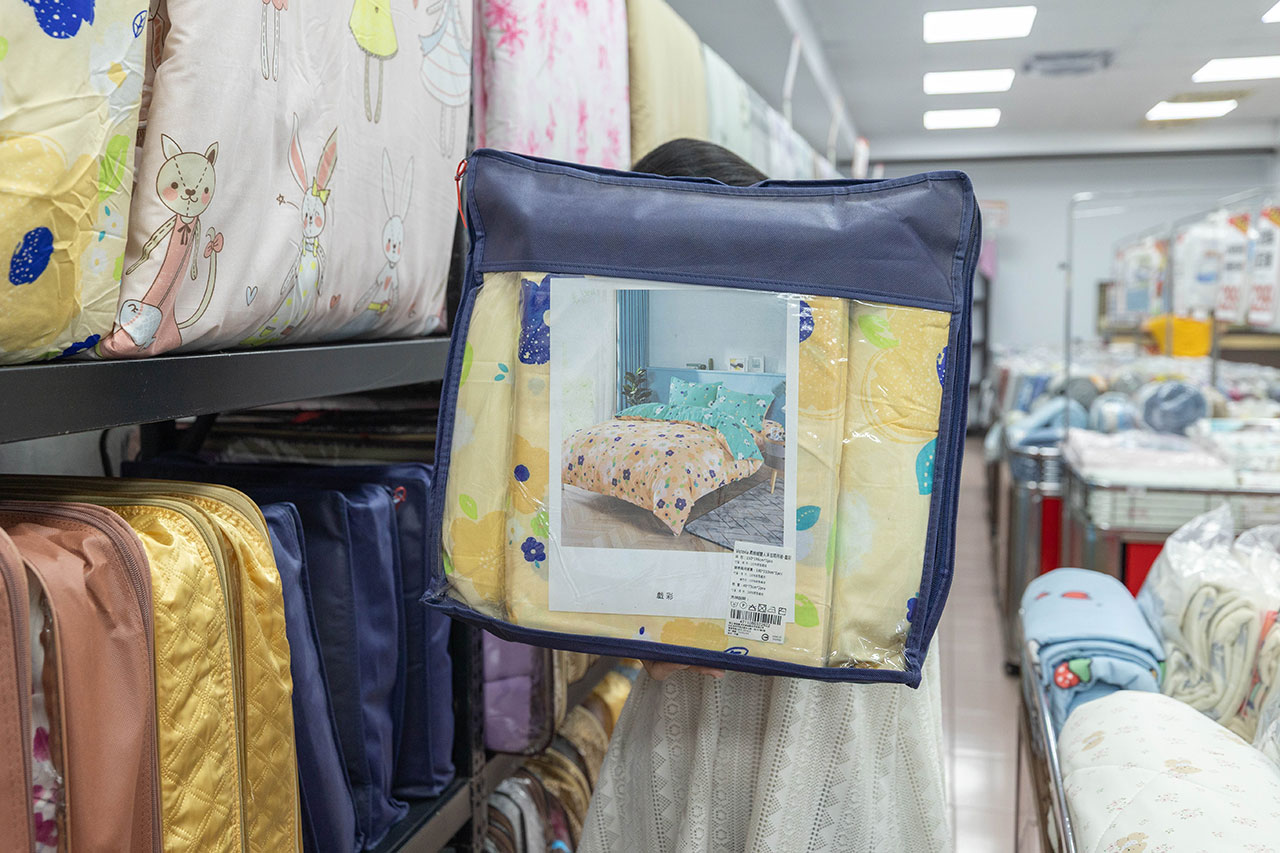 多寶寢具暢貨中心！最新草屯寢具特賣會開倉，天絲床包、枕頭、被子、床墊全館 2 折起！最新 2026 草屯寢具特賣會