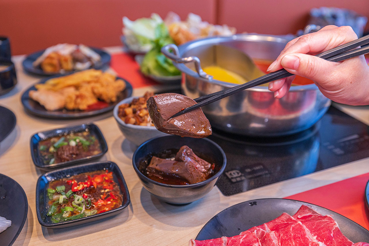 一個圓鍋｜台南超狂499起吃到飽火鍋，牛豬雞海鮮甜點剉冰近80樣自助吧美食，讓你一次吃到飽2026台南美食推薦