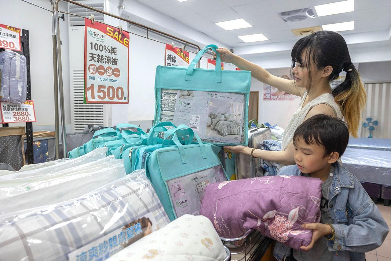 多寶寢具暢貨中心！最新草屯寢具特賣會開倉，天絲床包、枕頭、被子、床墊全館 2 折起！最新 2026 草屯寢具特賣會