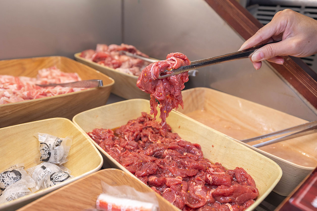 真涮吃到飽火鍋 北大店，新竹肉控必訪399起牛豬雞羊多種肉品無限吃！蔬食炸物飲料冰品自助吧隨你拿，最新2026新竹美食推薦