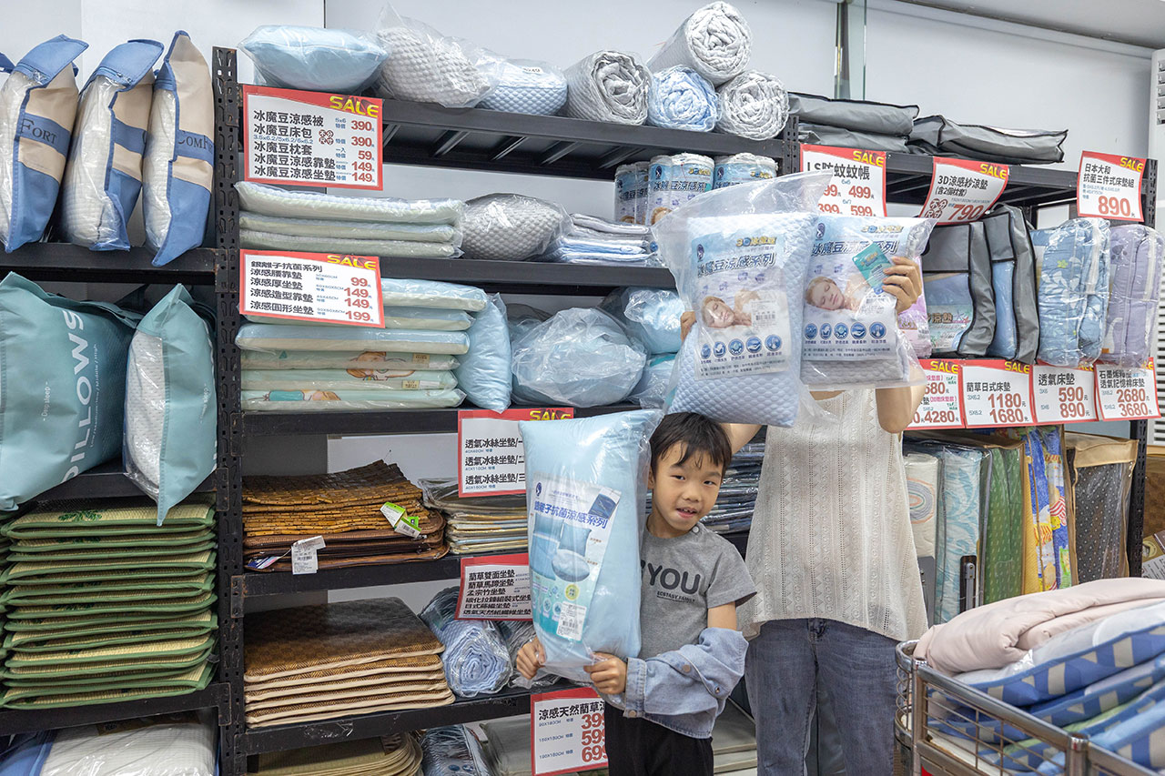 多寶寢具暢貨中心！最新草屯寢具特賣會開倉，天絲床包、枕頭、被子、床墊全館 2 折起！最新 2026 草屯寢具特賣會