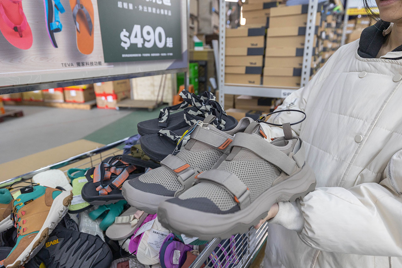 美力運動世界 台中中清特賣會開倉！童鞋、休閒鞋、戶外運動鞋早鳥全館下殺1折起，還有早鳥活動特賣金額再打8折，最新大雅鞋子特賣會報到！