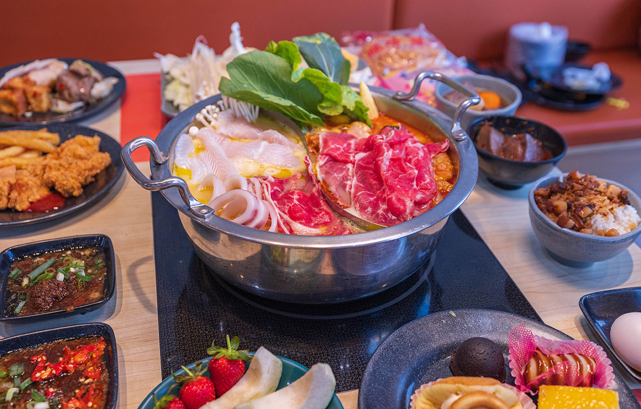 一個圓鍋｜台南超狂499起吃到飽火鍋，牛豬雞海鮮甜點剉冰近80樣自助吧美食，讓你一次吃到飽2026台南美食推薦