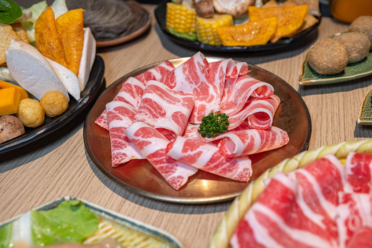 鍋泰暖 大里店，台中吃到飽泰式南洋火鍋，超強生日禮幾歲生日送幾片肉！夏日火鍋首選328起，台中大里美食推薦