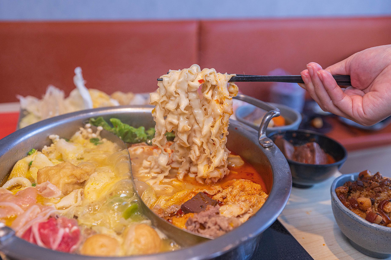 一個圓鍋｜台南超狂499起吃到飽火鍋，牛豬雞海鮮甜點剉冰近80樣自助吧美食，讓你一次吃到飽2026台南美食推薦