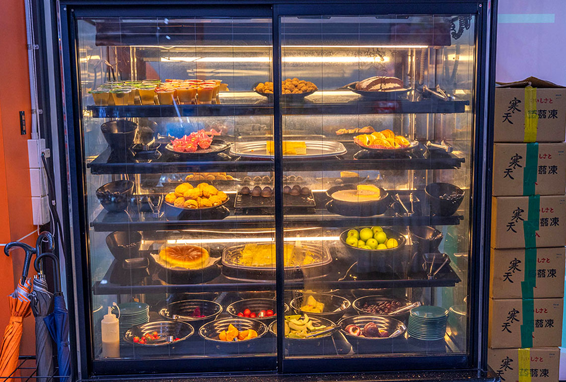 一個圓鍋｜台南超狂499起吃到飽火鍋，牛豬雞海鮮甜點剉冰近80樣自助吧美食，讓你一次吃到飽2026台南美食推薦