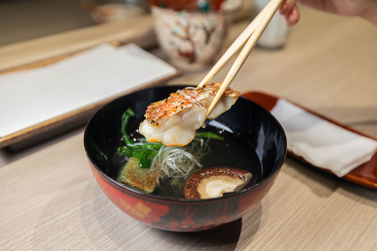 台中無菜單推薦船艙天 料理頂級天婦羅 Omakase 究極盛宴，九州松葉蟹、海膽鮪魚海苔包，最新2026台中北屯區美食推薦